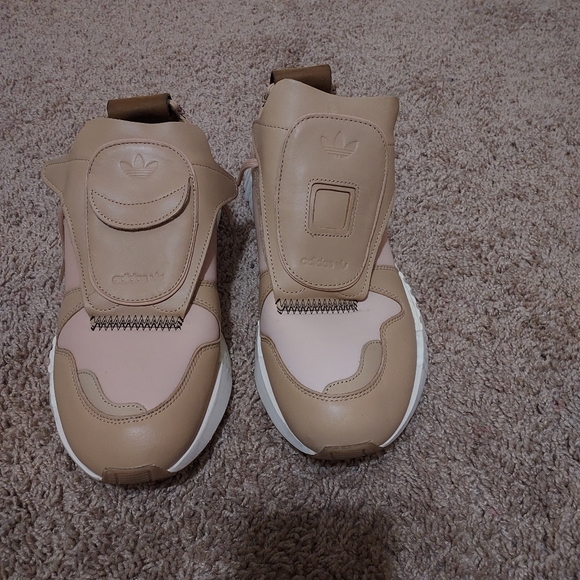 Mens Adidas - Picture 2 of 5